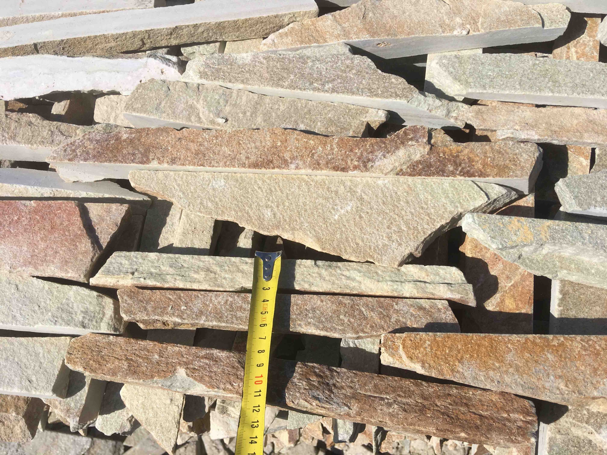 Горбушка златолит золотистый для облицовки купить в Архангельске