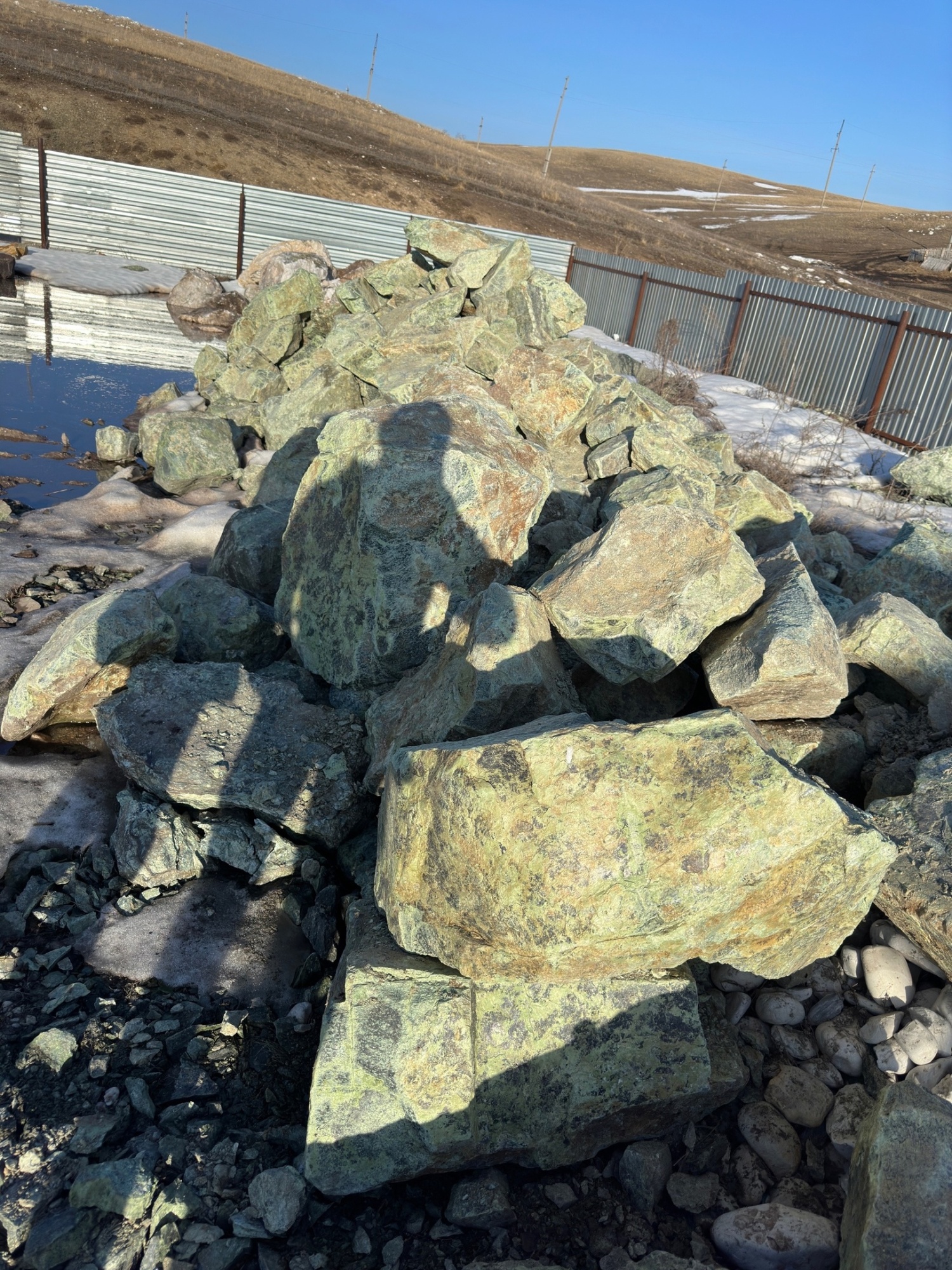 Камни для ландшафтного дизайна зелёные 10-60 килограмм купить в Архангельске