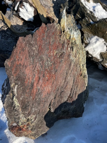 Ландшафтные глыбы красно-фиолетовые 200-1000 килограмм купить в Архангельске