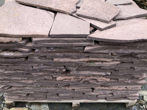 Плитняк лемезит бордовый для облицовки цоколя 20-25 мм  купить в Архангельске