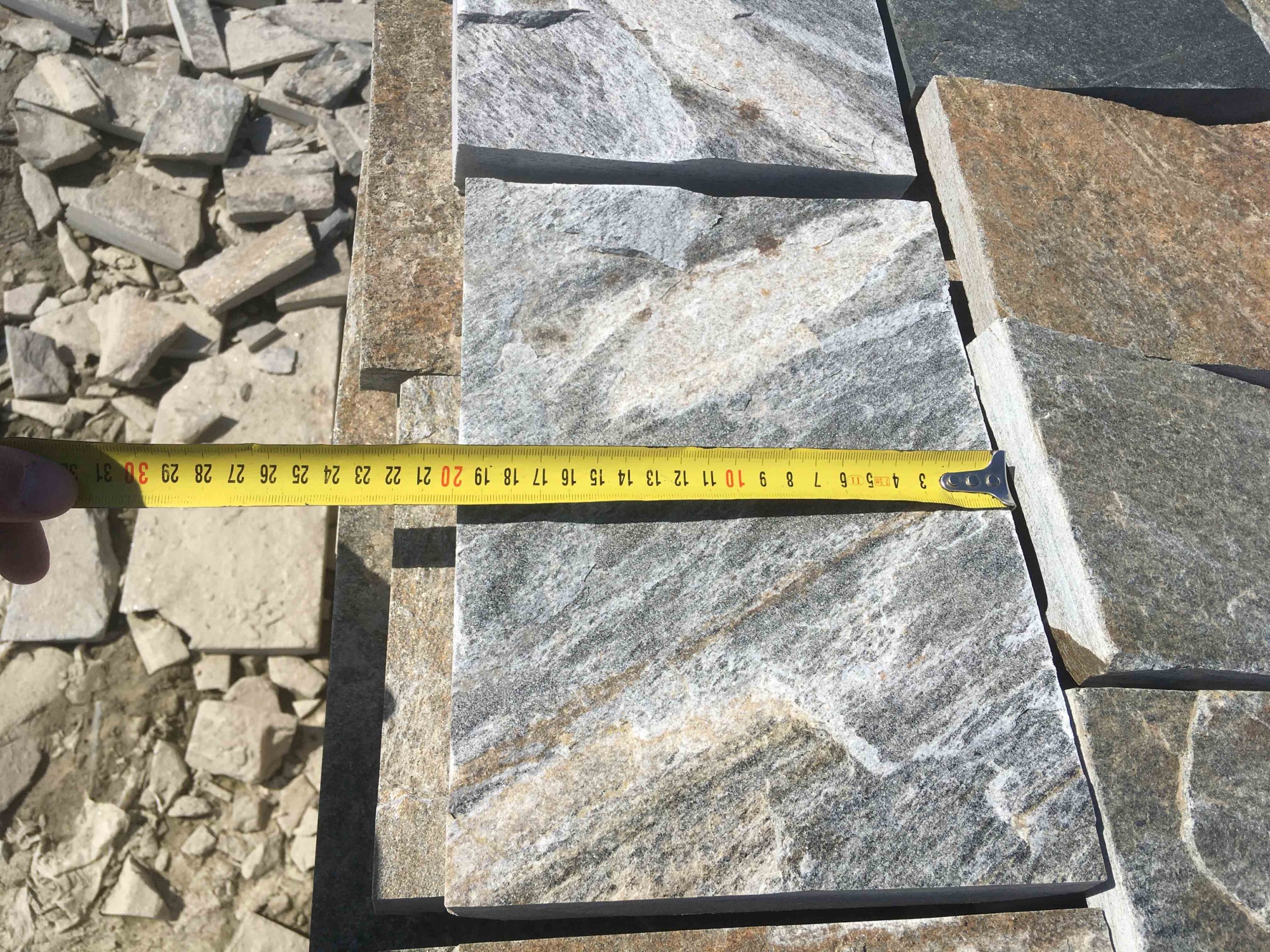 Плитка пилёная златолит Уральский для цоколя, отмостки купить в Архангельске