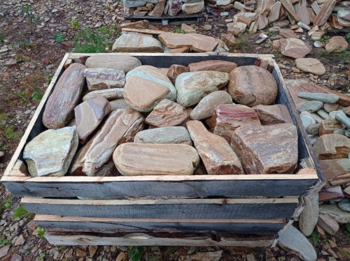 Златолит жёлтый, жёлто-зелёный глыбки и валуны для ланшафтного дизайна купить в Архангельске