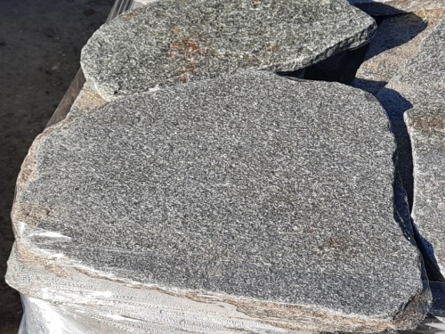 Златолит серебристый галтованный для лестниц купить в Архангельске